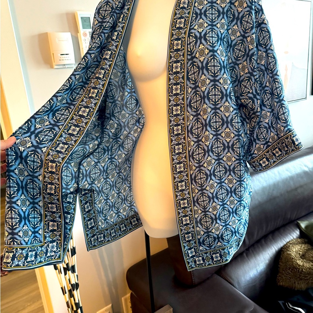 Max Studio Blue Pattern Kimono Top - Picture 2 of 4